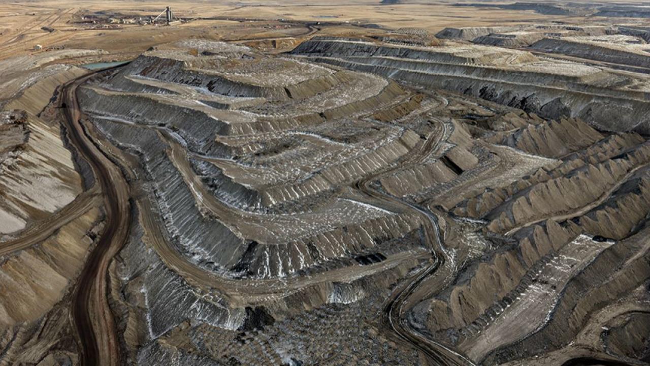 Interview: Edward Burtynsky Finds New Perspectives on the Anthropocene